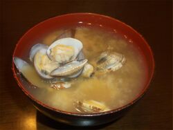 Miso soup of Japanese littleneck clam(asari) 2014.jpg