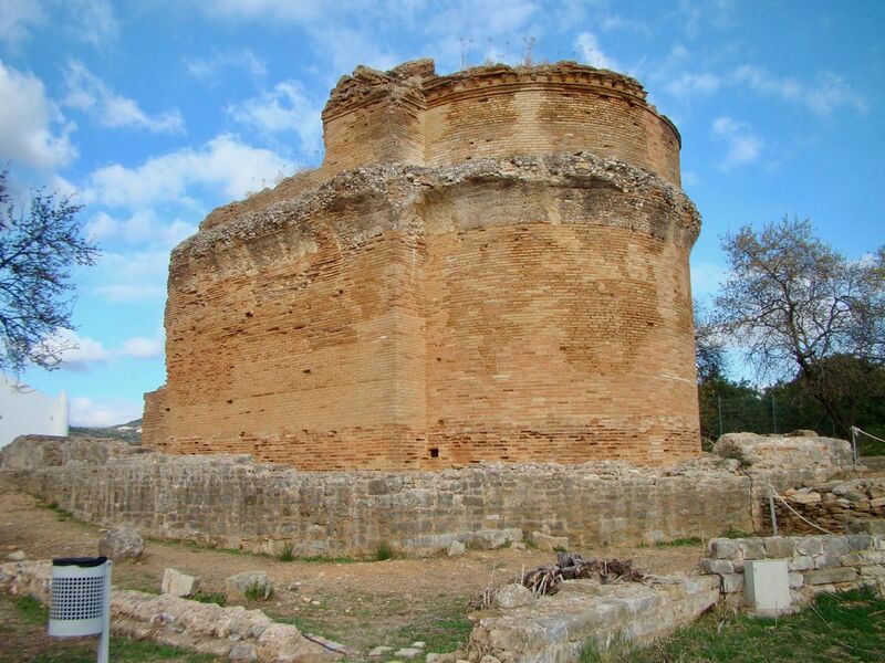 File:Ruinas Romanas de Milreu 2017 - Templo.jpg