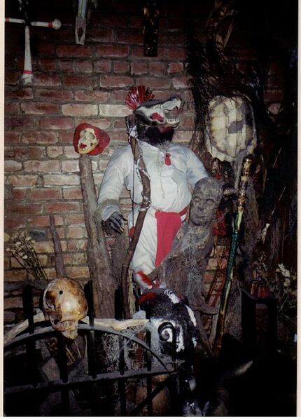 File:Voodoo Museum 2 New Orleans 1991.jpg