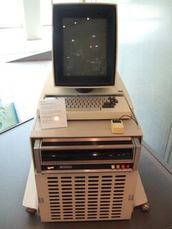 Xerox Alto mit Rechner.JPG