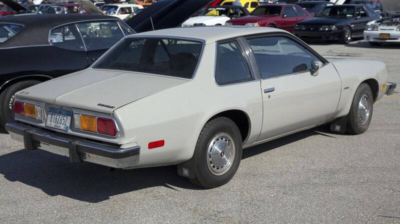 File:1978-1980 Chevrolet Monza Coupé, rear right (Belmont).jpg