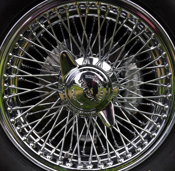 File:Jaguar Wheel (4653969579).jpg