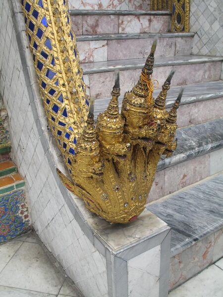File:Wat Phra Kaew Naga.JPG