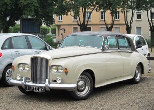 Bentley S3 on a rainy day in Mulhouse.JPG