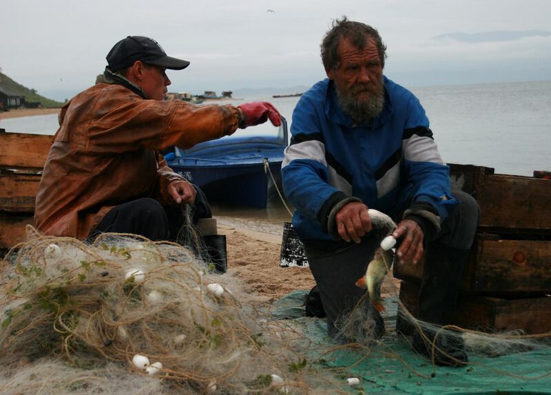 File:Fishermen in the Katun, Baikal.jpg