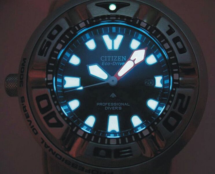 File:Luminescent paint pigment applied on a diver’s watch to make it readable in low light conditions..jpg