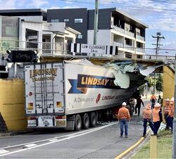 Truck driver ignored low clearance road signs, Oxley, April 2021.jpg