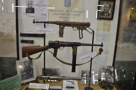 A couple of Labora submachine guns and the bore of a Fontbernat.