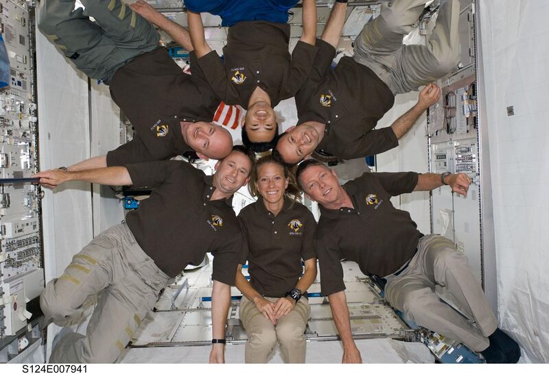 File:STS-124 crew in Kibo.jpg