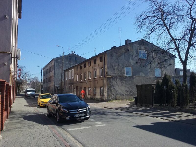 File:Tomaszów Mazowiecki, Farbiarska 7. The house where Oskar Lange was born and grew up.jpg