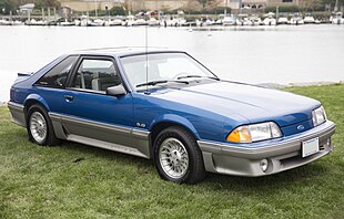 1990 Ford Mustang GT 5.0 Convertible in Ultra Blue, front right.jpg