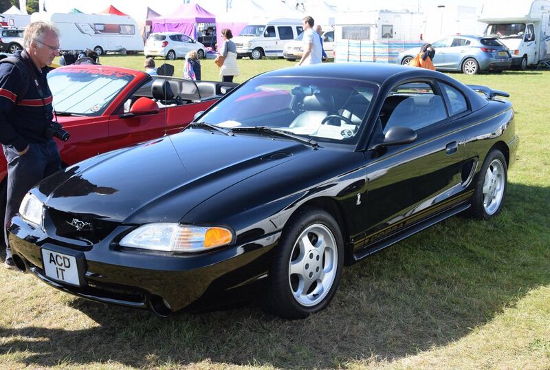 File:1995 Ford Mustang SVT Cobra 5.0 litre in England arp.jpg