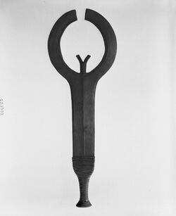 Brooklyn Museum 22.1502 Executioners Sword (2).jpg