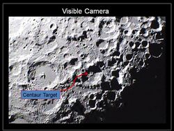 LCROSS Aufnahme Zielgebiet Centaur im Cabeus Krater VIS.jpg