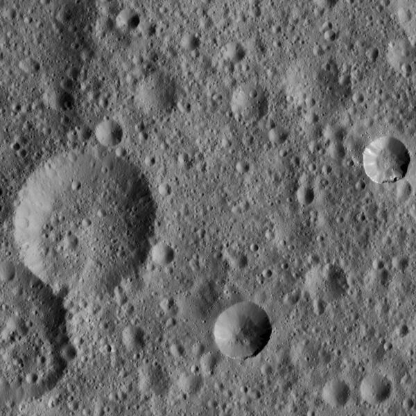 File:PIA20576-Ceres-DwarfPlanet-Dawn-4thMapOrbit-LAMO-image81-20160320.jpg