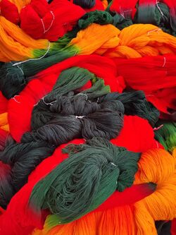 Multicolored dyed yarn