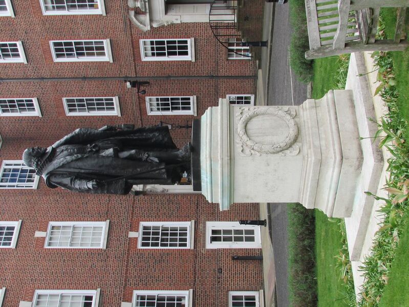 File:Statue of Francis Bacon (cropped).jpg