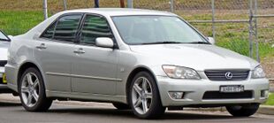 1999-2005 Lexus IS 200 (GXE10R) sedan 04.jpg