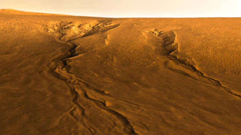 File:Gullies on Central Uplift of Lyot Crater.png