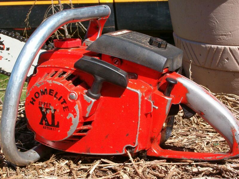 File:Homelite Super XL Automatic Chainsaw.jpg
