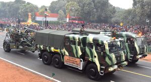 Dhanush howitzer during Republic Day Parade 2017.jpg