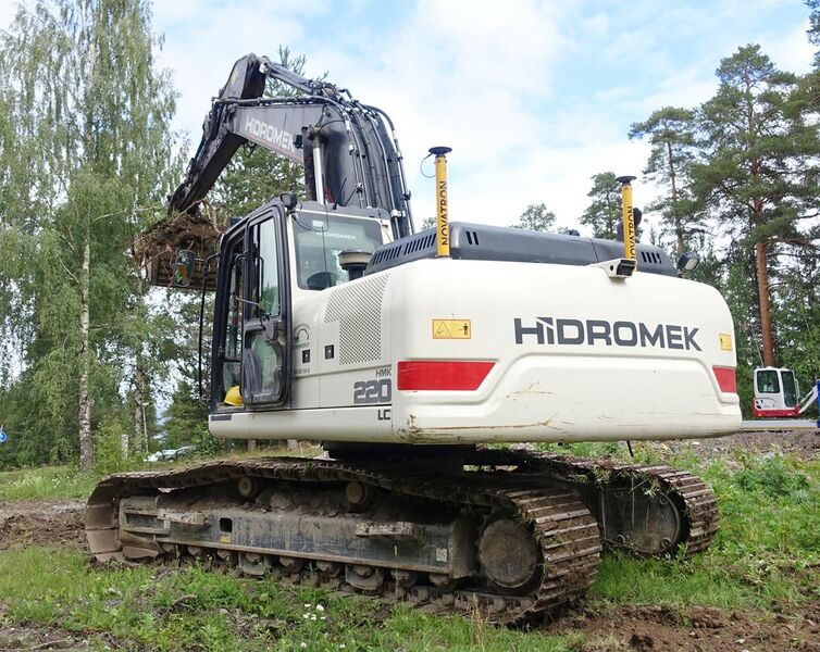 File:Hidromek excavator 2.jpg