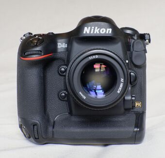 Nikon D4S Front DS7 4250 PK.jpg