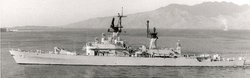 USS Wainwright (DLG-28) underway, circa in 1971.png