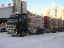 Volvo lumber truck Finland.jpg