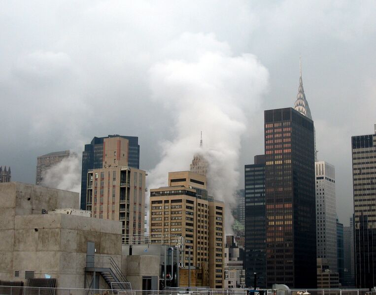 File:NYC steam explosion 2.jpg