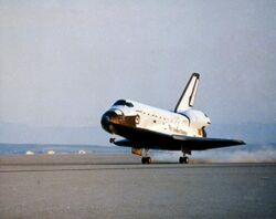 STS-41-C landing.jpg