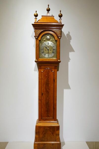 File:Tall case clock, Benjamin Bagnall, Sr., Boston, Massachusetts, 1730-1745, walnut, maple, beech, cedar, brass, glass, paint - Dallas Museum of Art - DSC04743.jpg