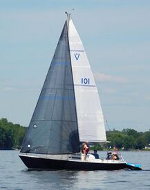 Viking 28 sailboat 1371.jpg