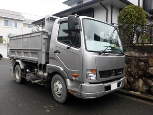 2nd generation Mitsubishi-Fuso FIGHTER front.JPG