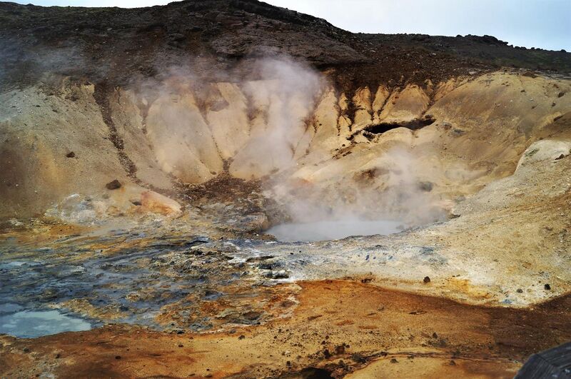 File:Krýsuvík-Seltún geothermal field on 2019-07-08 photo 3.jpg