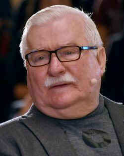 Lech Wałęsa (2019), FORUM 2000, Prague (2).jpg