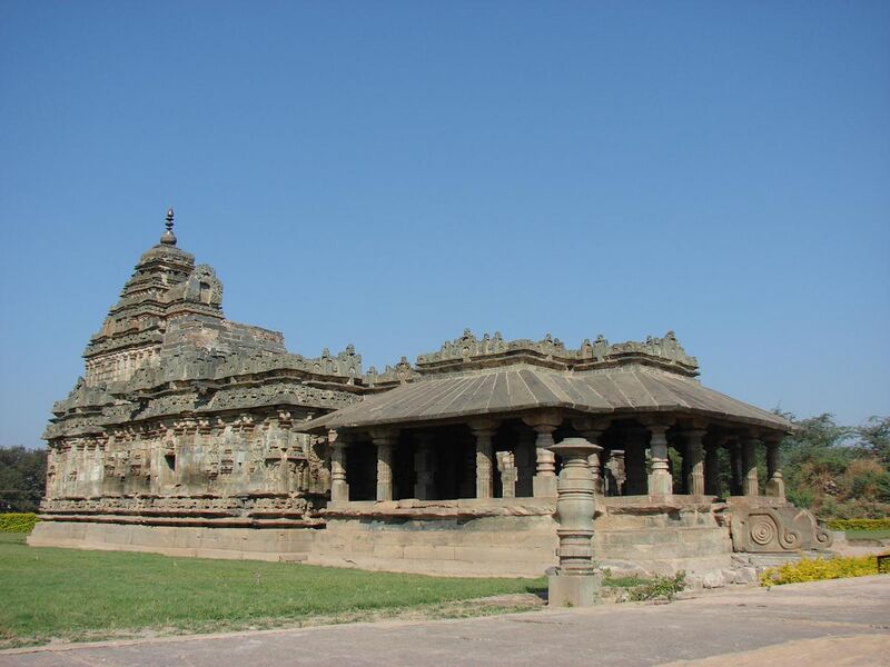 File:Jain temple at Lakkundi.jpg