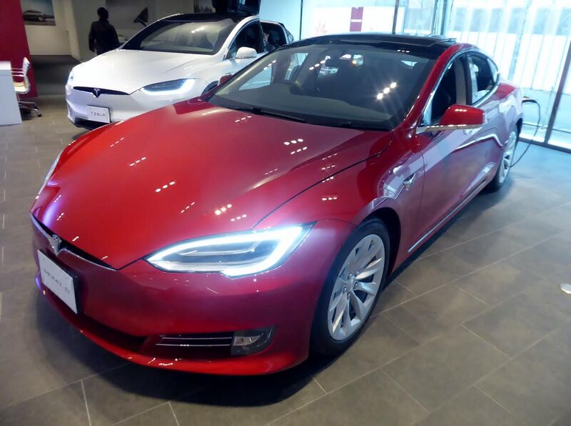 File:The frontview of TESLA MODEL S P100D.jpg