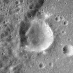 Bergman crater AS16-M-0064.jpg