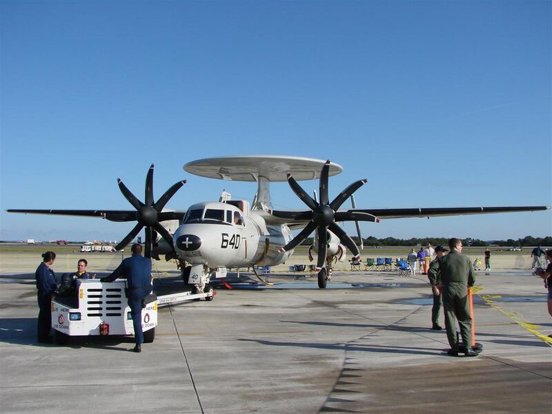 File:E-2C Hawkeye with 8-bladed Hamilton Sundstrand NP2000 propellers.jpg