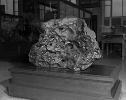 Goose Lake Meteorite on Exhibit.jpg