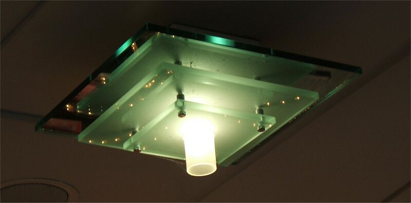 File:Green color of float glass.jpg