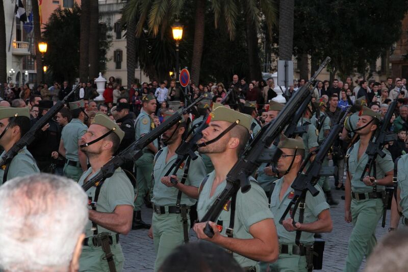 File:Legionarios en la procesión de El Encuentro (Semana Santa en Ceuta, 2012).jpg