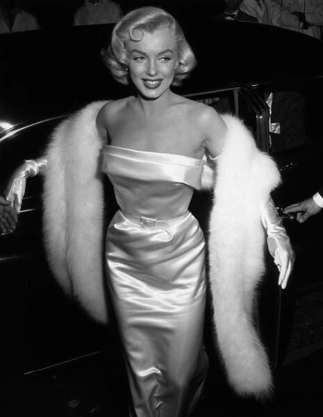 File:Marilyn Monroe at Ciro's.jpg