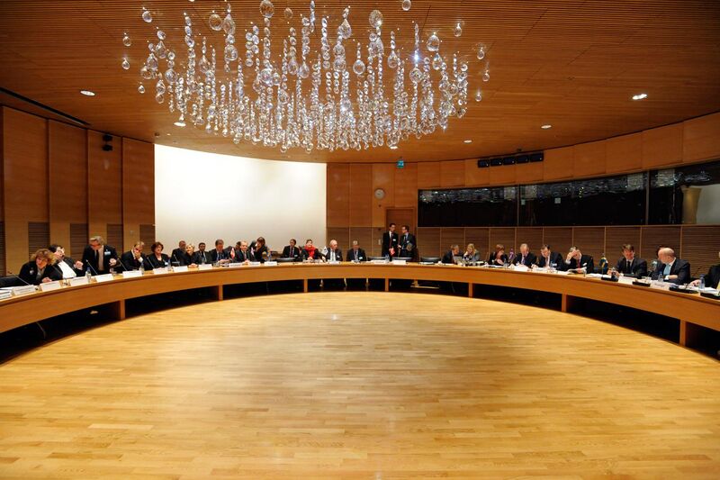 File:Nordiska radets presidium haller mote med de nordiska statsministrarna under session i Helsingfors 2008-10-28.jpg