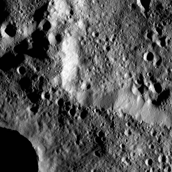 File:PIA20573-Ceres-DwarfPlanet-Dawn-4thMapOrbit-LAMO-image78-20160207.jpg