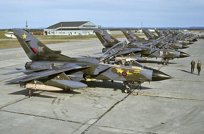 File:RAF Panavia Tornado GR1A.jpg