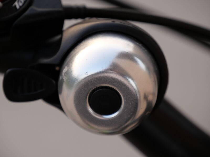 File:Silver Bicycle bell on bicycle.jpg