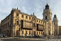 Basílica Catedral Metropolitana de Lima (cropped).jpg