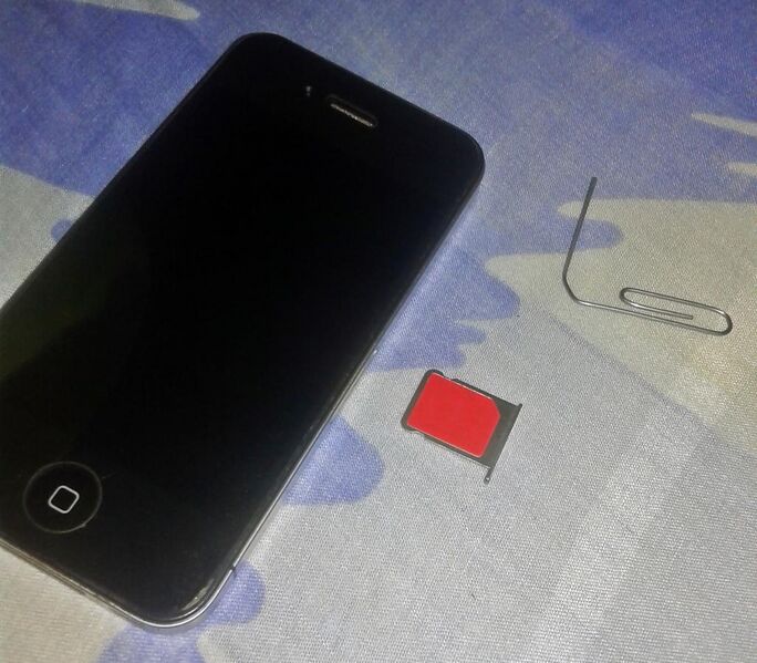 File:IPhone 4 Mini-SIM Extracted.jpg